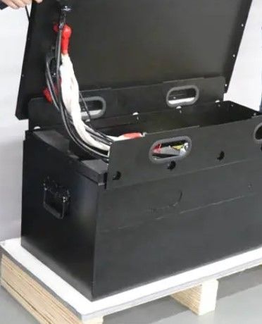 Op maat gemaakte lithium-ionbatterij met een diepe cyclus, hoge kracht 24V 48V 300Ah LiFePO4 vorkliftbatterij